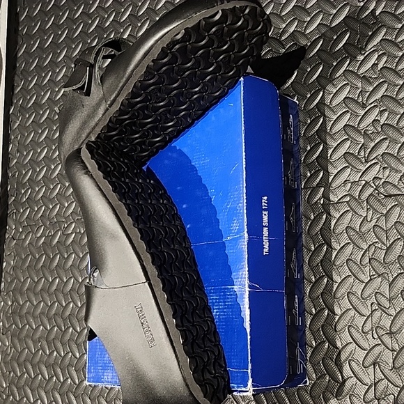 shoe - Picture 5 of 5